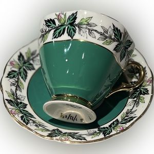 🎈2/$30 - WINDSOR TEACUP & SAUCER. Bone china. Green floral & gold leaf. England